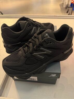 New Balance Womens Triple black 9060 running sneakers